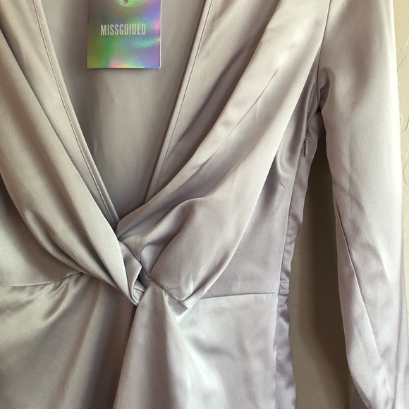 💎NWT- Missguided Dress low plunge silky - Picture 6 of 7
